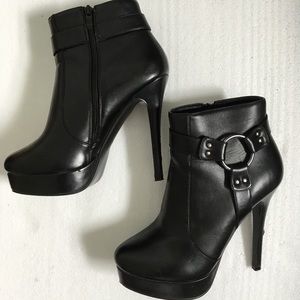 Black Bootie Heels 👠